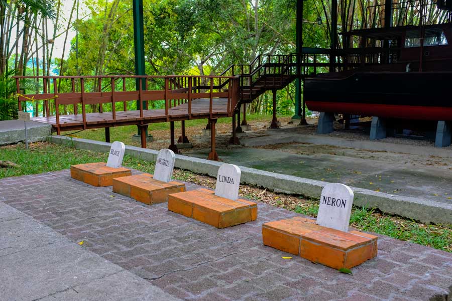 Hemingway’s pet cemetery at Finca Vigía – Photo: Shutterstock